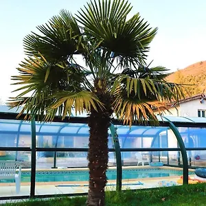 chambre-double-avec-piscine-et-exterieur.hotels-rhonealpes.com/